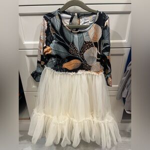 Floral Girls Dress w tulle; size 5/6 like new
